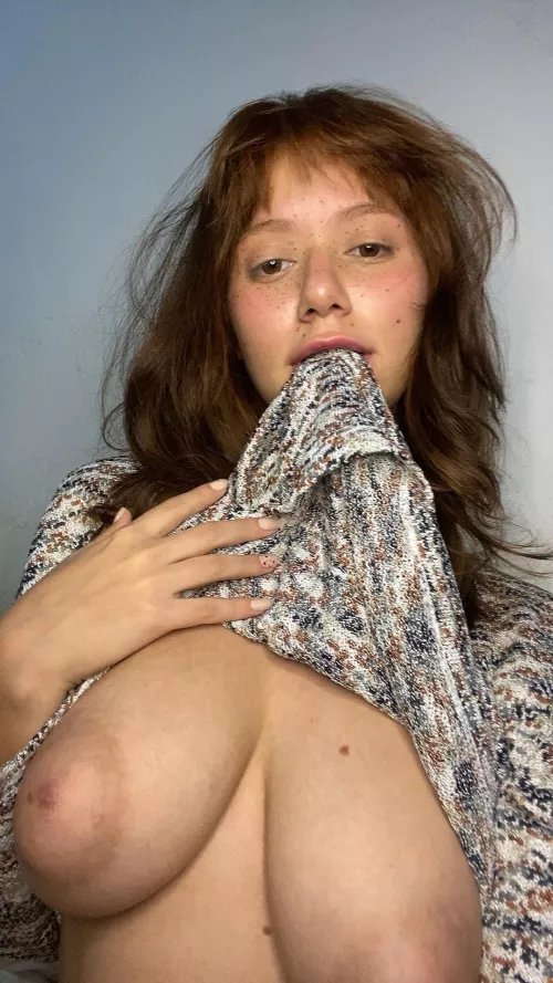 Natural puffies with no makeup for you puffy lovers. Wanna try it?