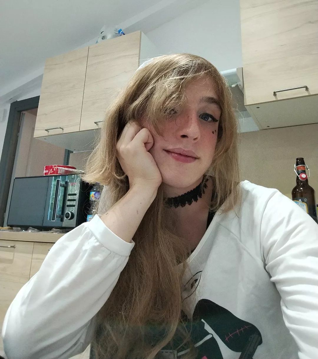 This is what drinking strawberry-banana sirup do to a guy 😙