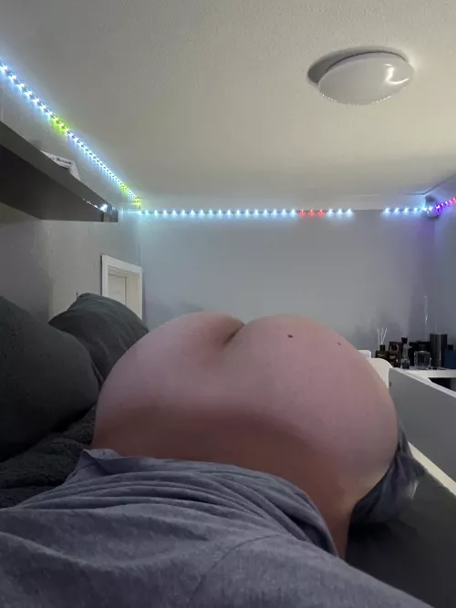 19 looking for massive cocks and hot bodies to fuck my virgin boy pussy i love abs my snap is lamaj.luca