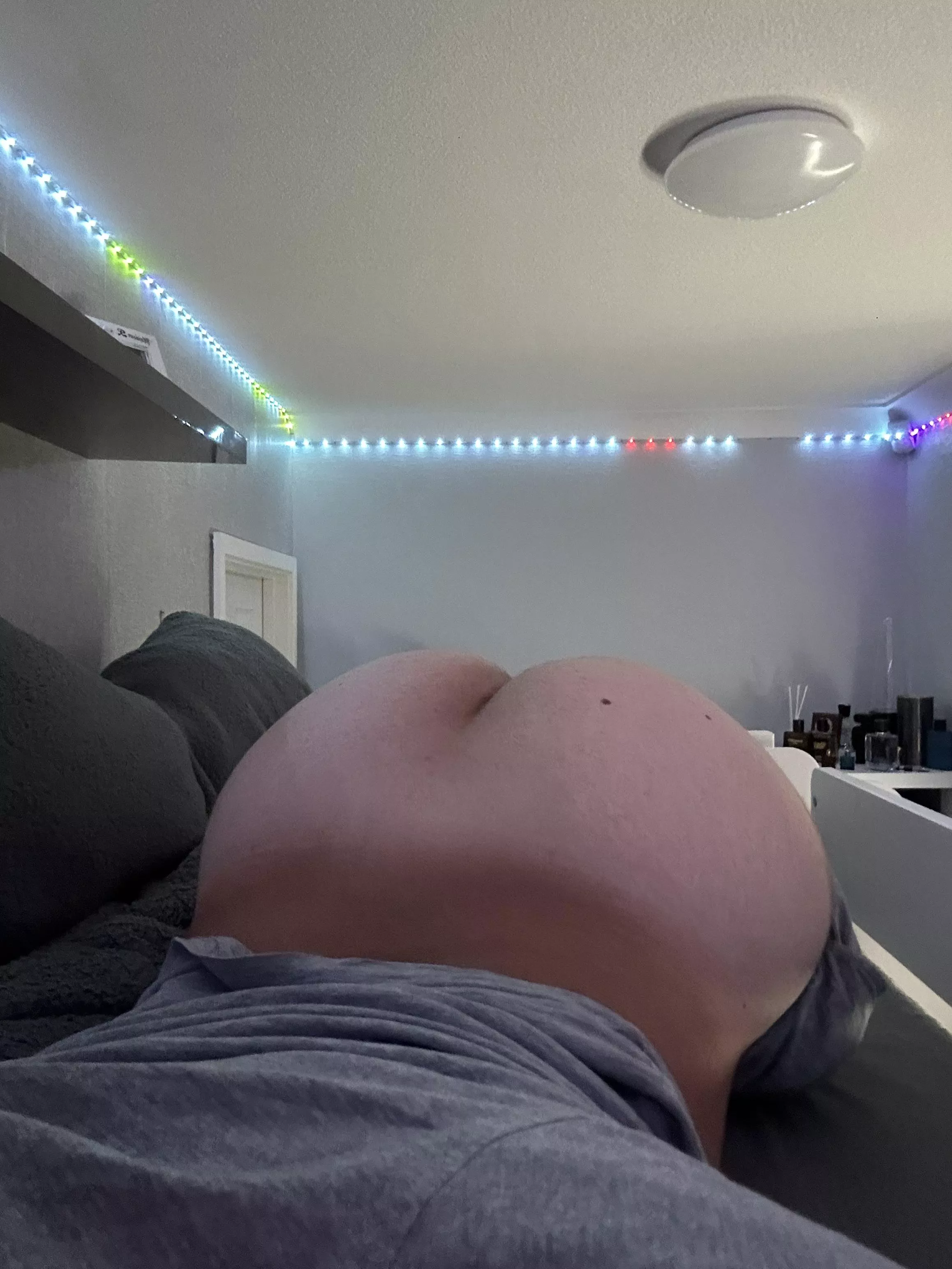 19 looking for massive cocks and hot bodies to fuck my virgin boy pussy i love abs my snap is lamaj.luca