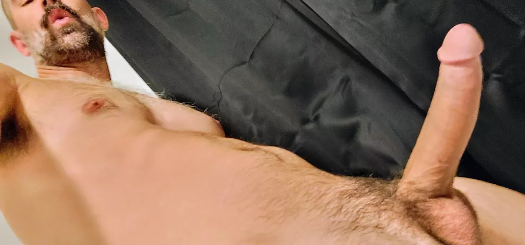 (40) year old hung Dad