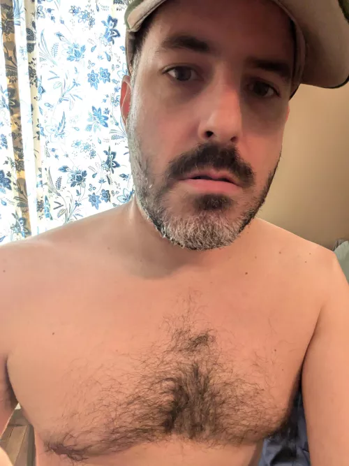 46 bearded top USA for 21 and older add palmede 