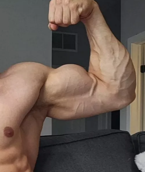 BIG EVERYWHERE 💪🏼😈