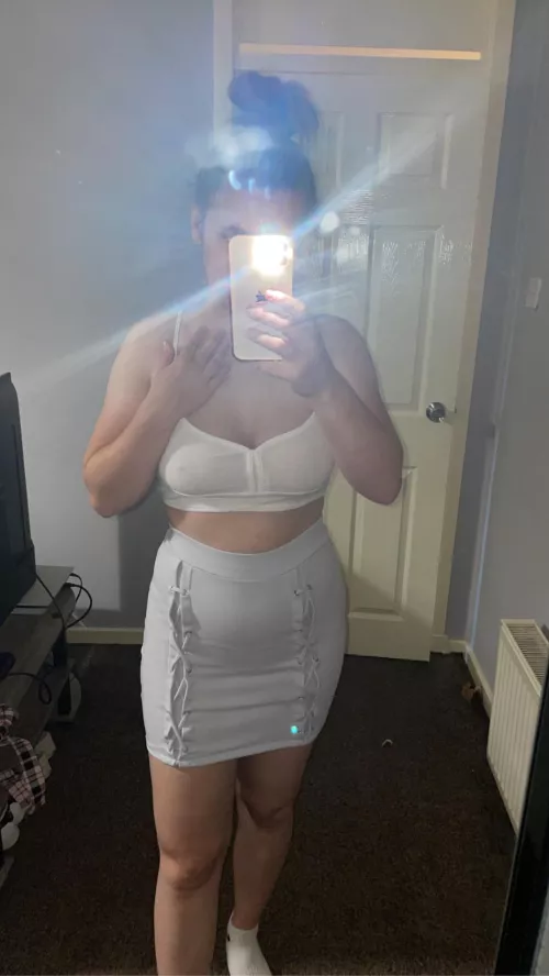 edging to my own nudes... wanna join?