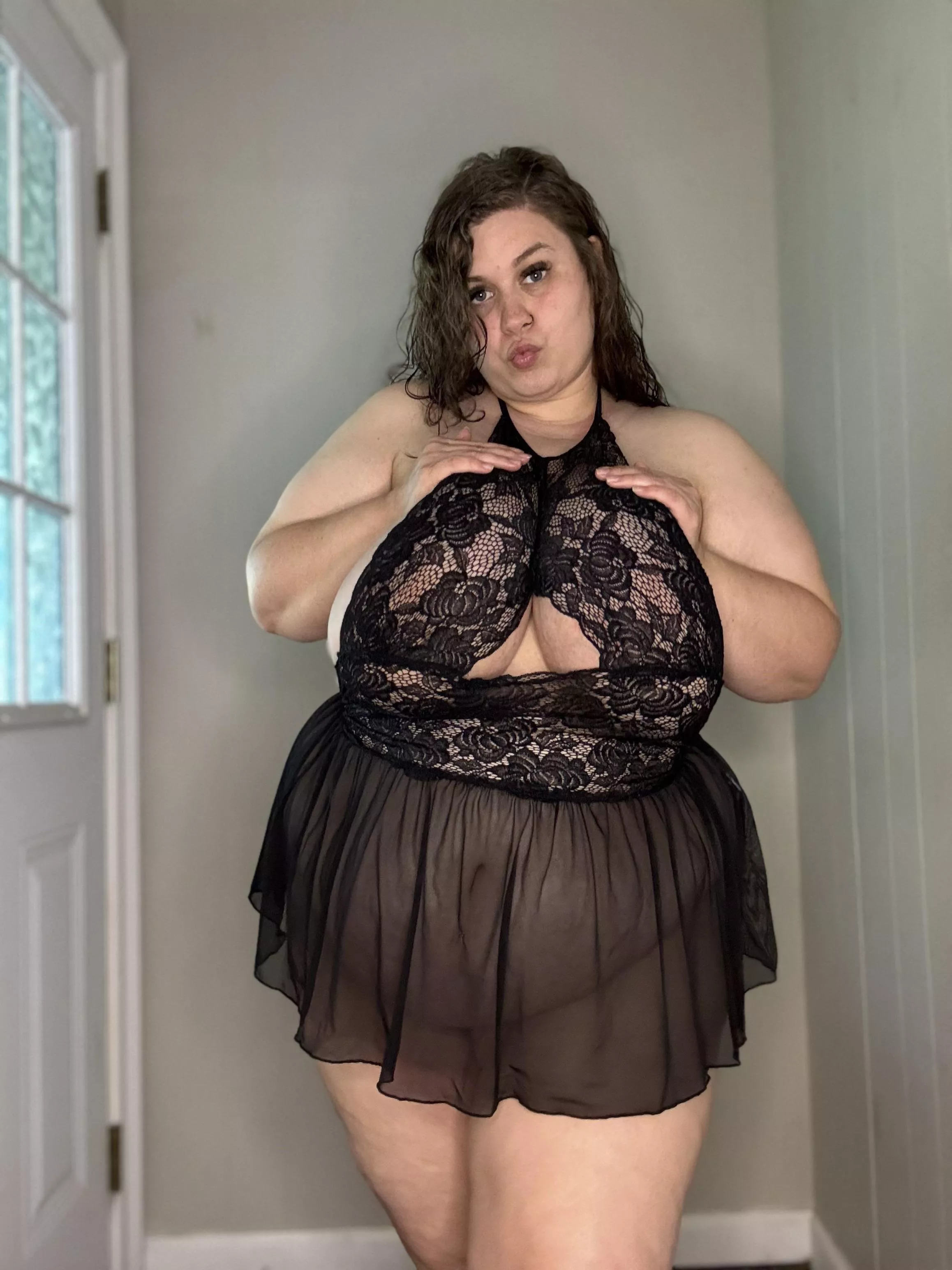 Hello I’m Goddess Luna! 6 years of experience! I’m a natural switch! I offer [fet] friendly content. Come jerk off to my big natural tits during [cam] or get blown up with [pic] [vid]. Customizable content [pic] [rate] [vid] [aud]