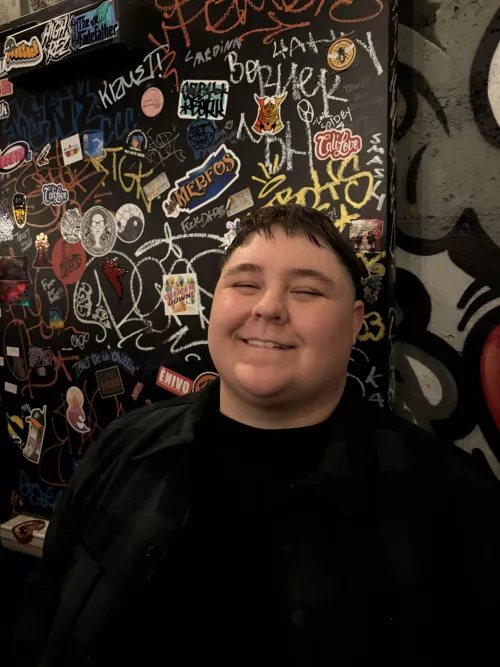 Hit me for that creamy dyke pussy<3<3