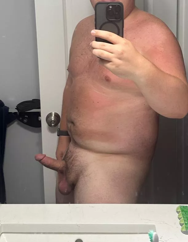 Horny after work and I love being nude!