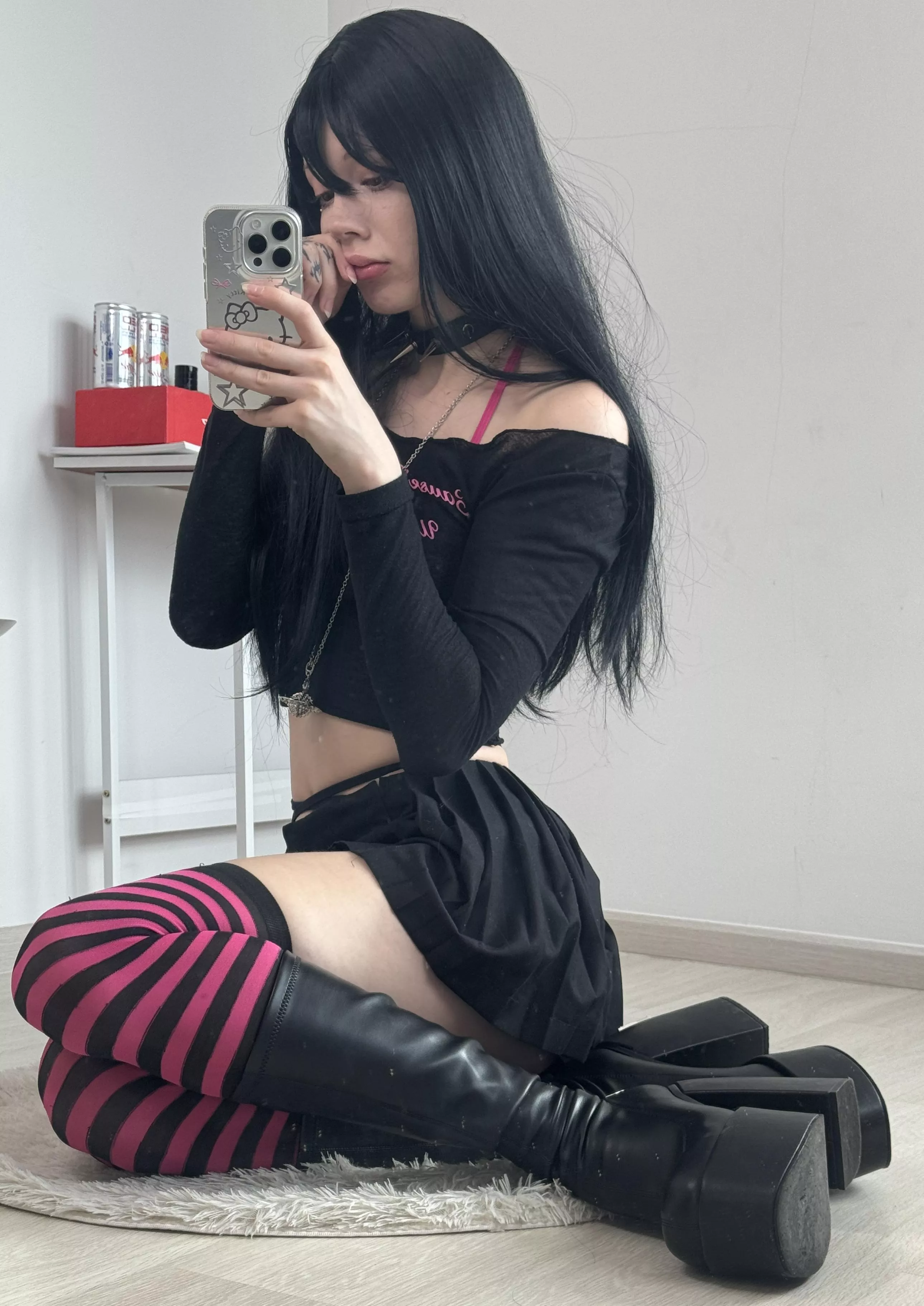 I wish I could find boots that went all the way up to my pussy