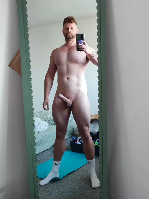 Need a gamer bottom boy to come help me out 