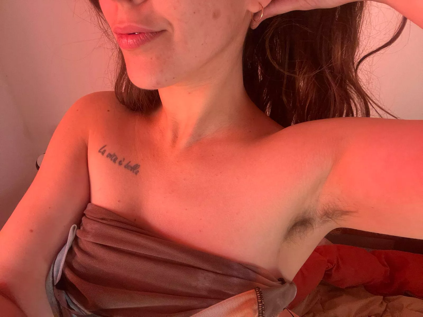 Smell me under the sheets.






