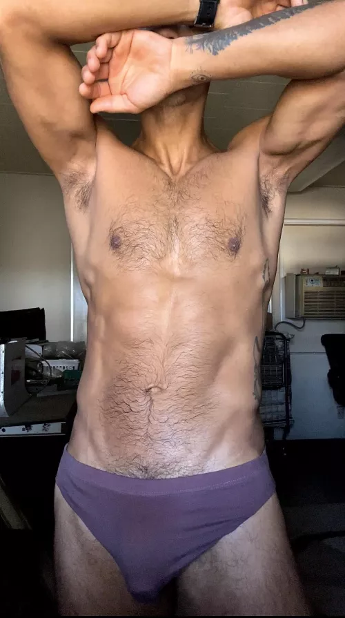 Sweaty and musky scents 