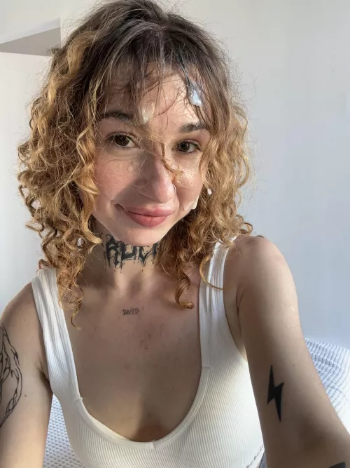 This is what a selfie after a blowjob should look like