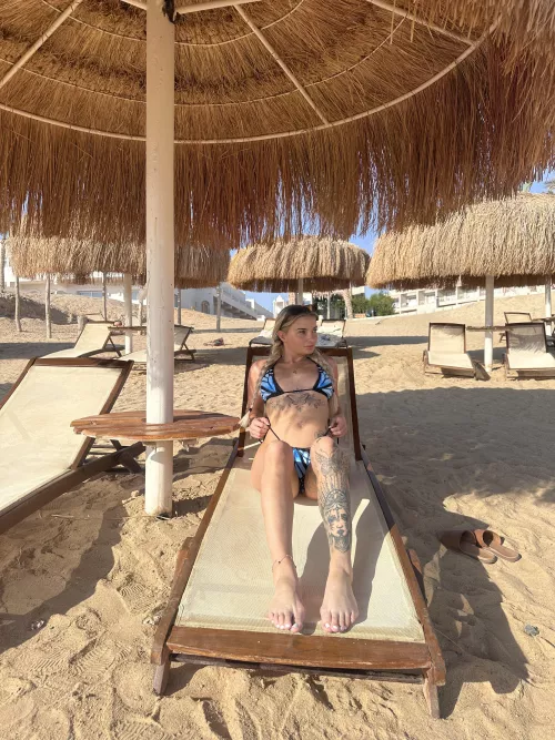 Would any older men on here eat me out? wife