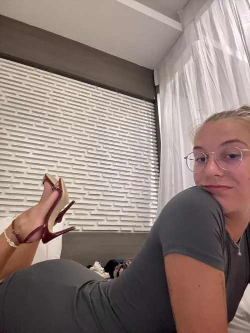 Would you creampie me on the first date? 18f