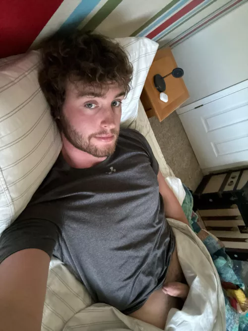 21m 6’7 very kinky college looking for kinky prvy guys who show face - snap is ianthet21