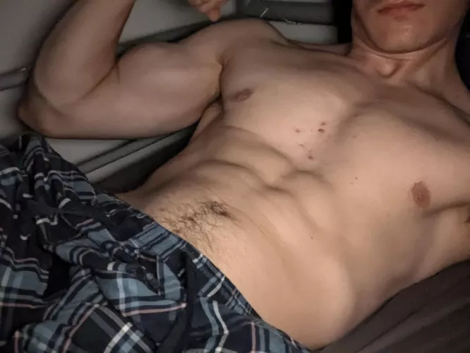 23 only add if muscular and under 30yo. Send body pic and age on add. Snap emanu4033