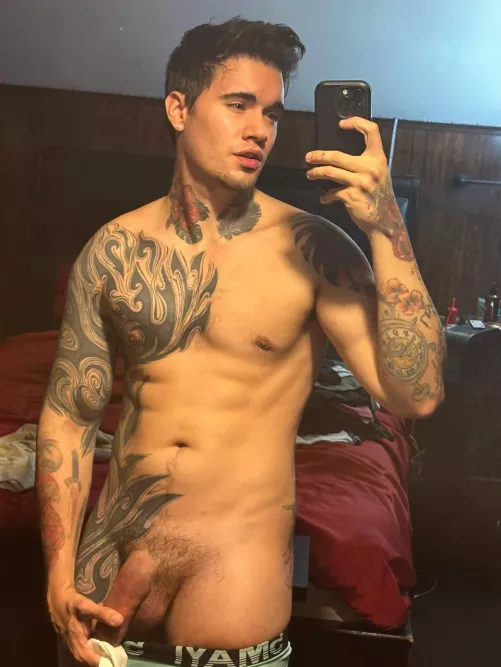 A little lift, a little pull… and just a bit of teasing. Who’s enjoying the view?