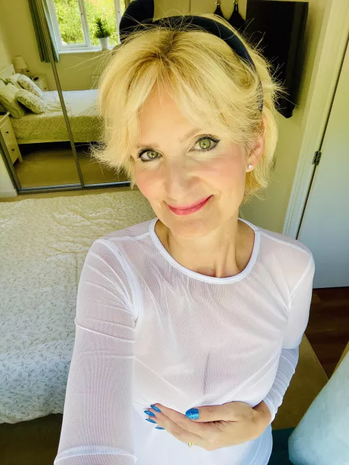 Give me a wave 👋 I might wave back! ….. 🤣