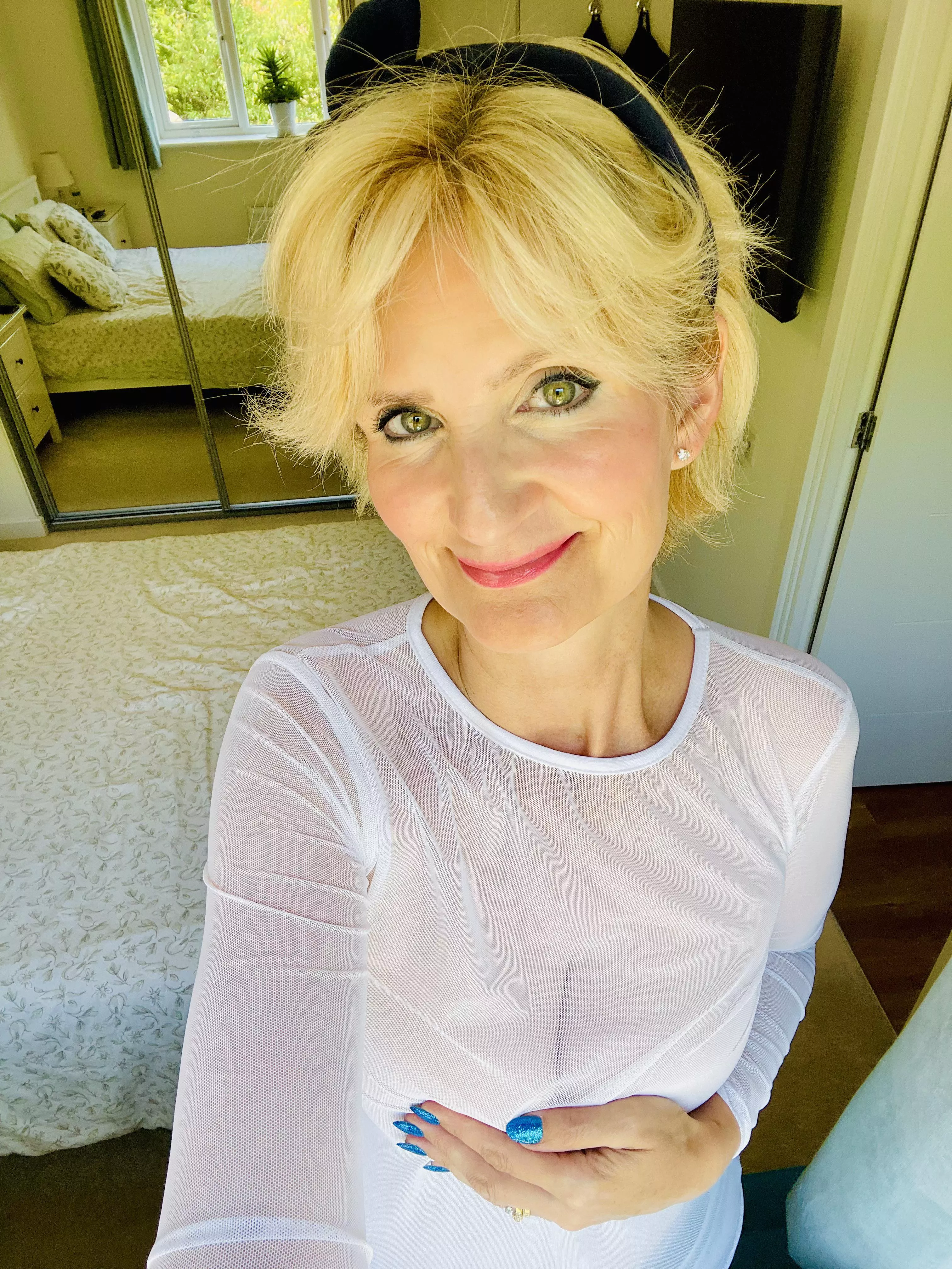 Give me a wave 👋 I might wave back! ….. 🤣