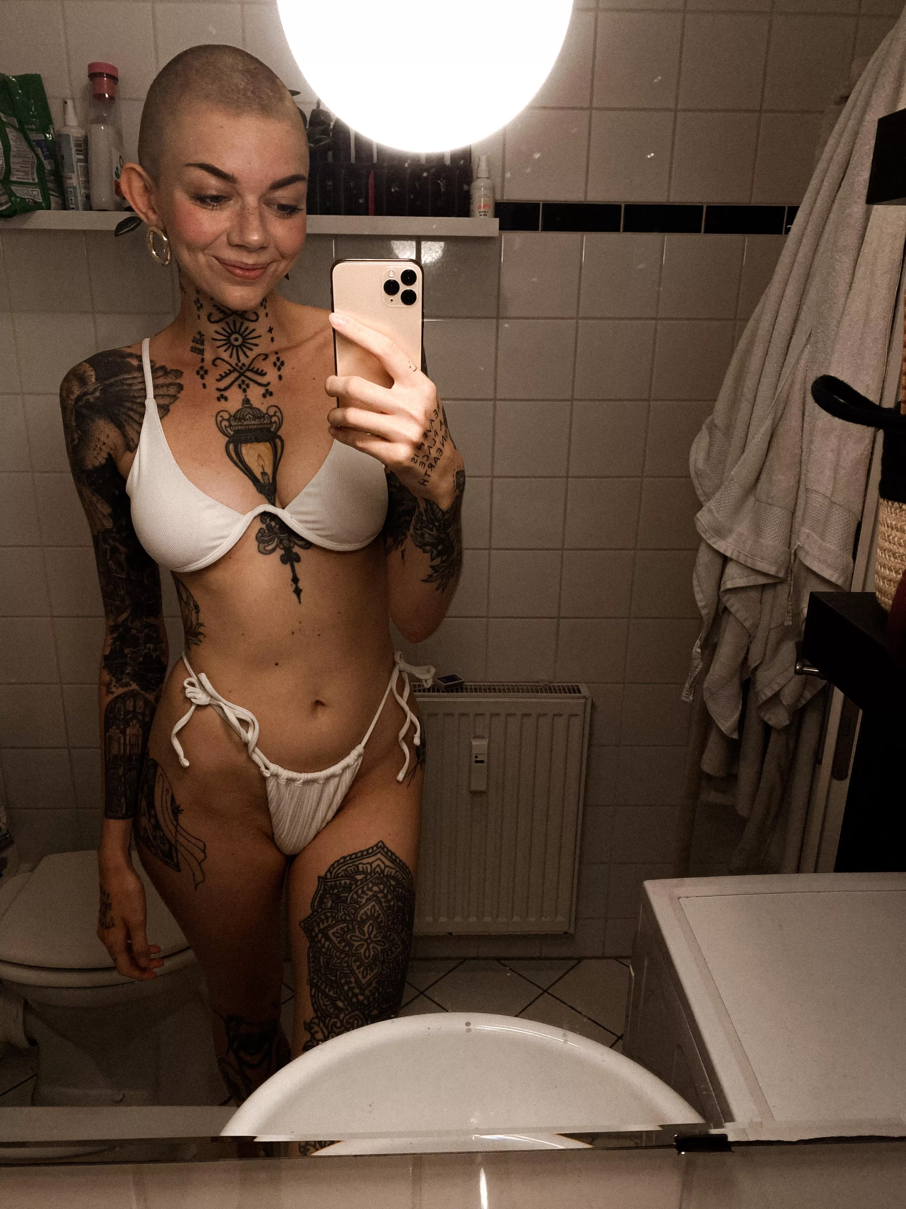 let’s go to the beach (together?) 