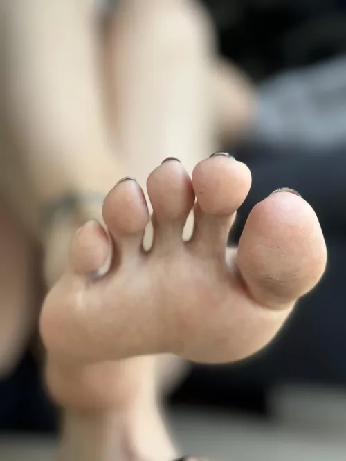 Would you rather suck the big one or take all the smaller ones into your mouth at once? 