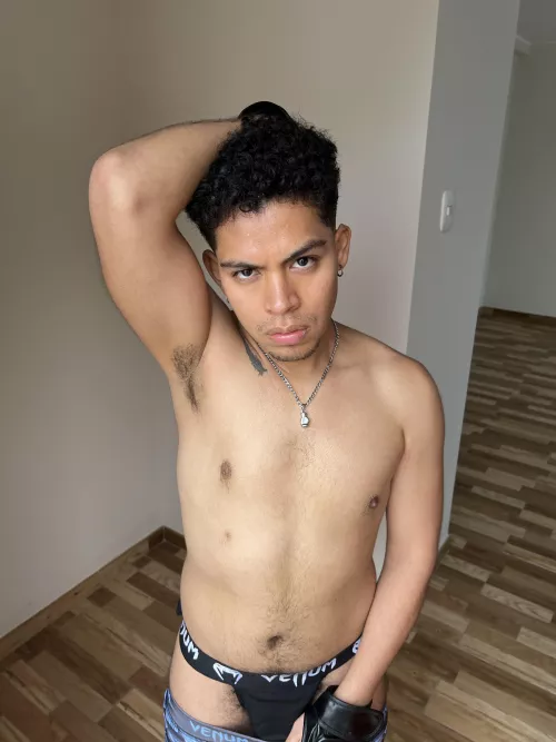 Yo, would you be down to fuck with this alpha stud? Don't make me wait.