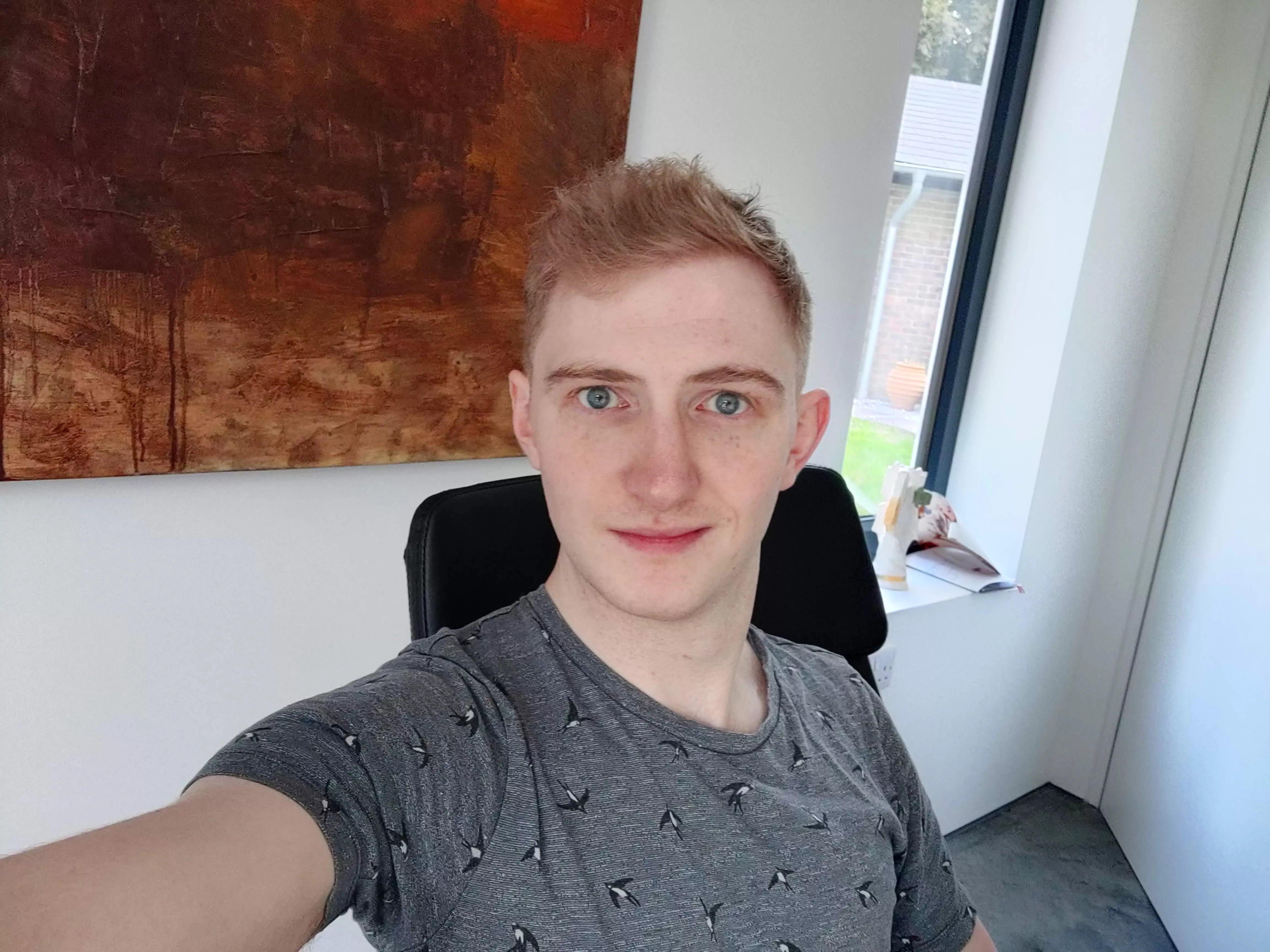 Anybody love a good makeout session?