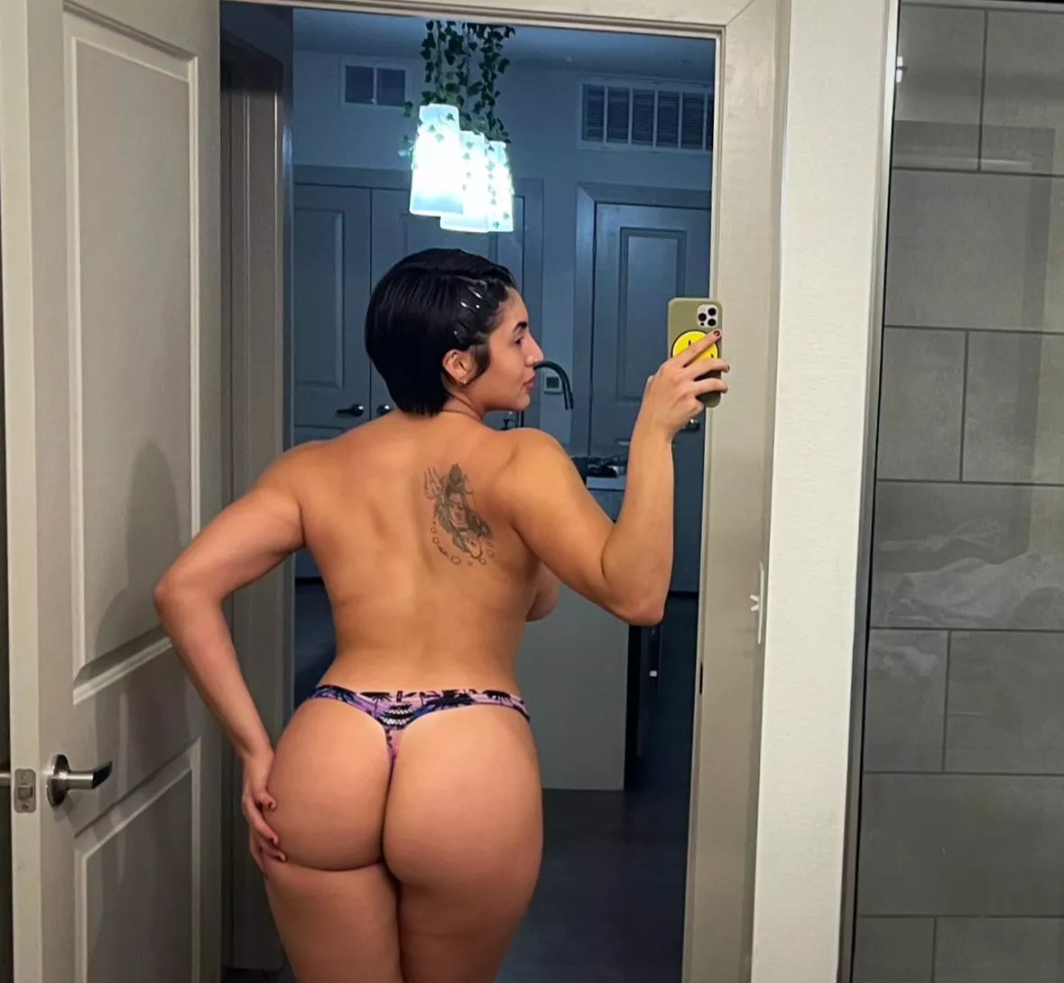 Back & glutes work is paying off 🥵