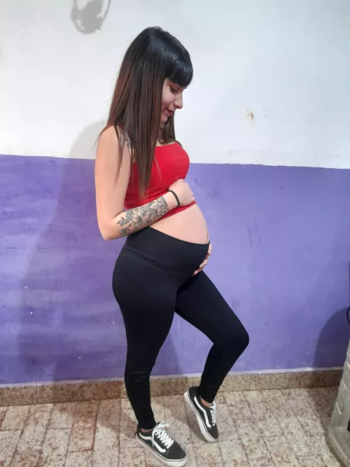 Do you think my pregnant belly looks better on me?