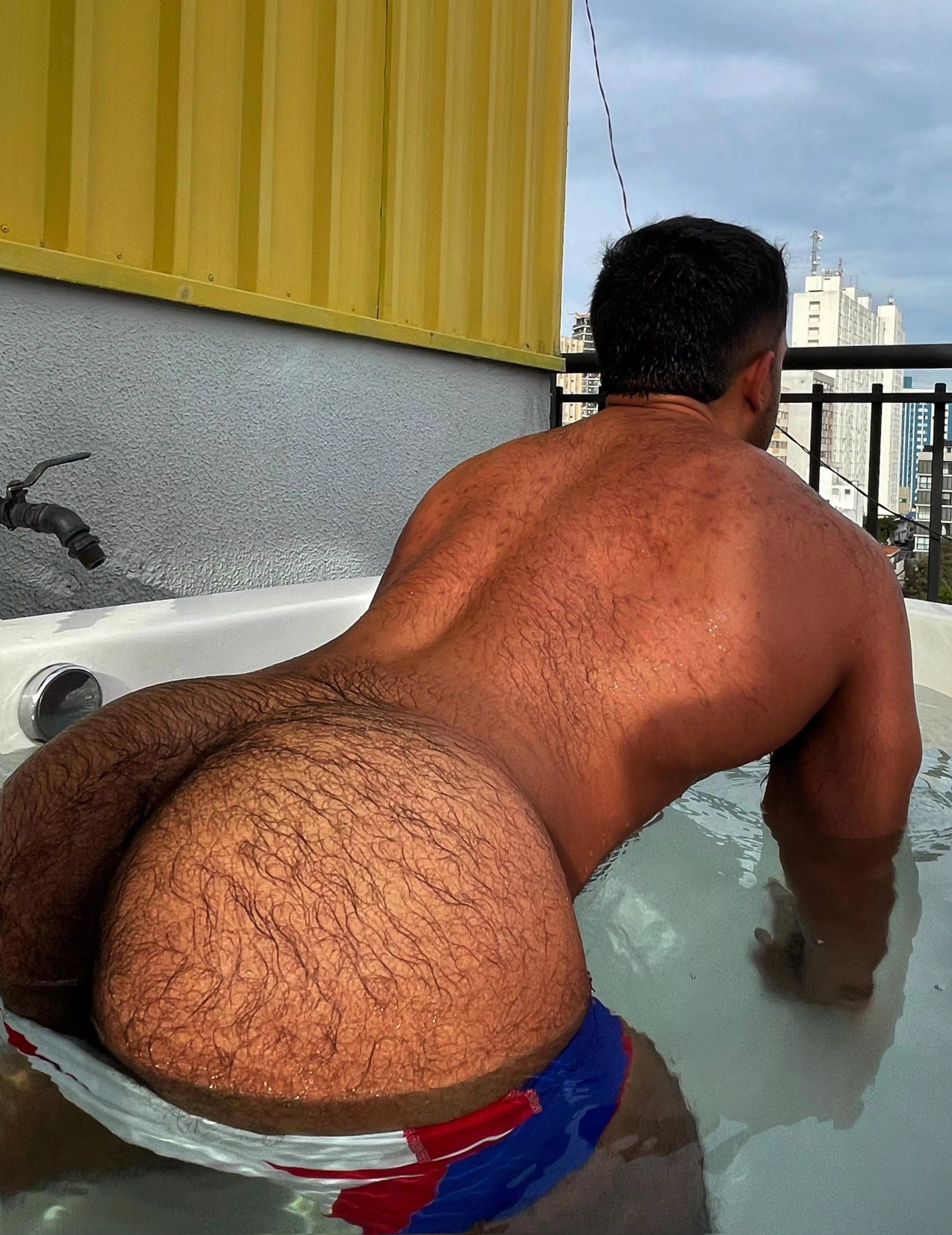 Hairy butt for you 