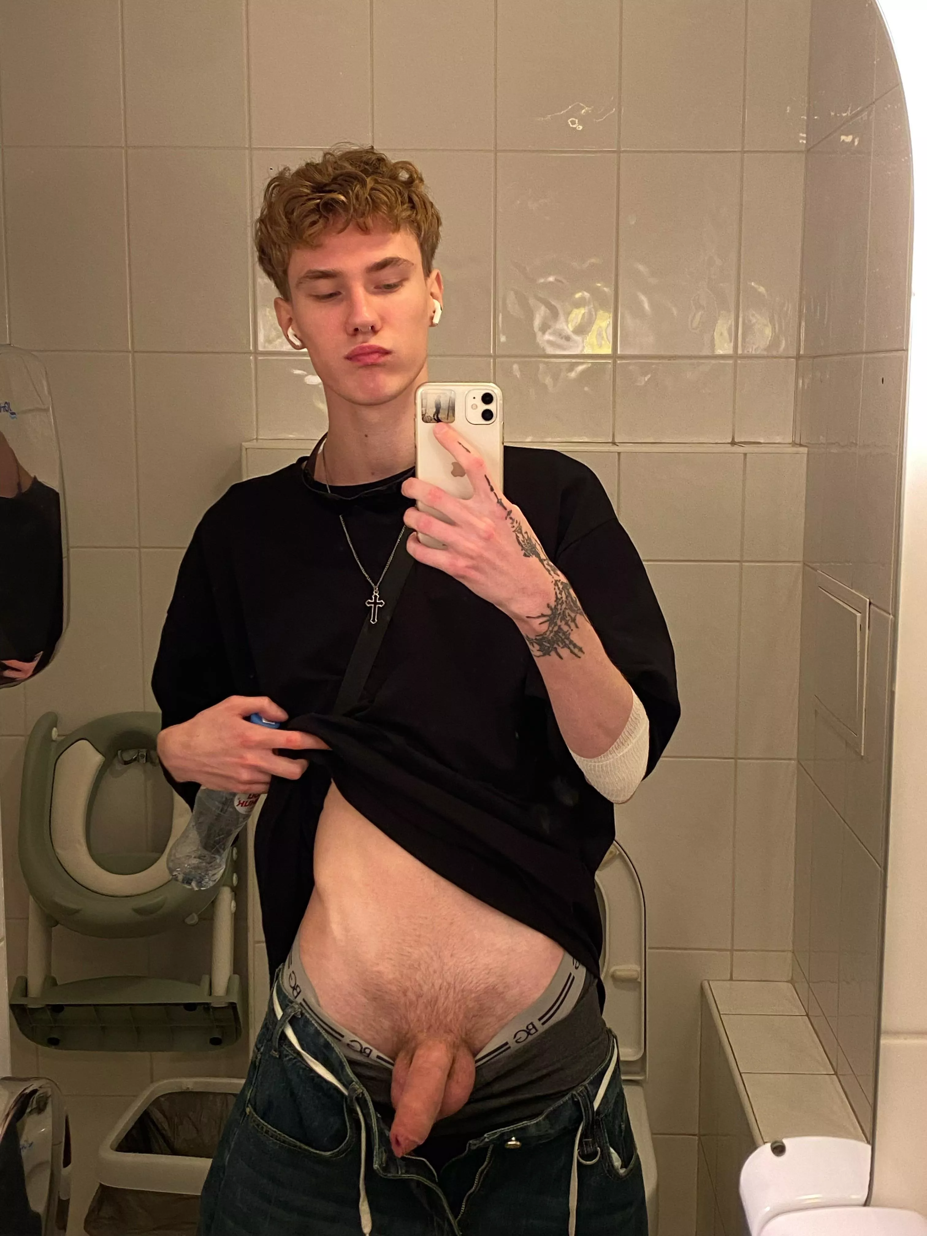 Have you ever gotten pissed on in a toilet? 🤤