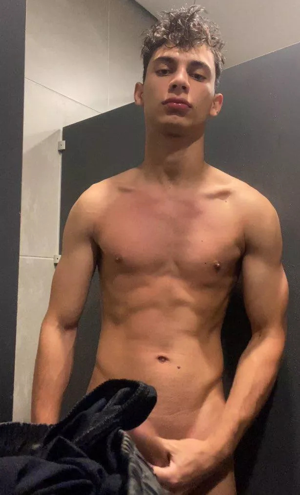 I went to the gym and recorded a video