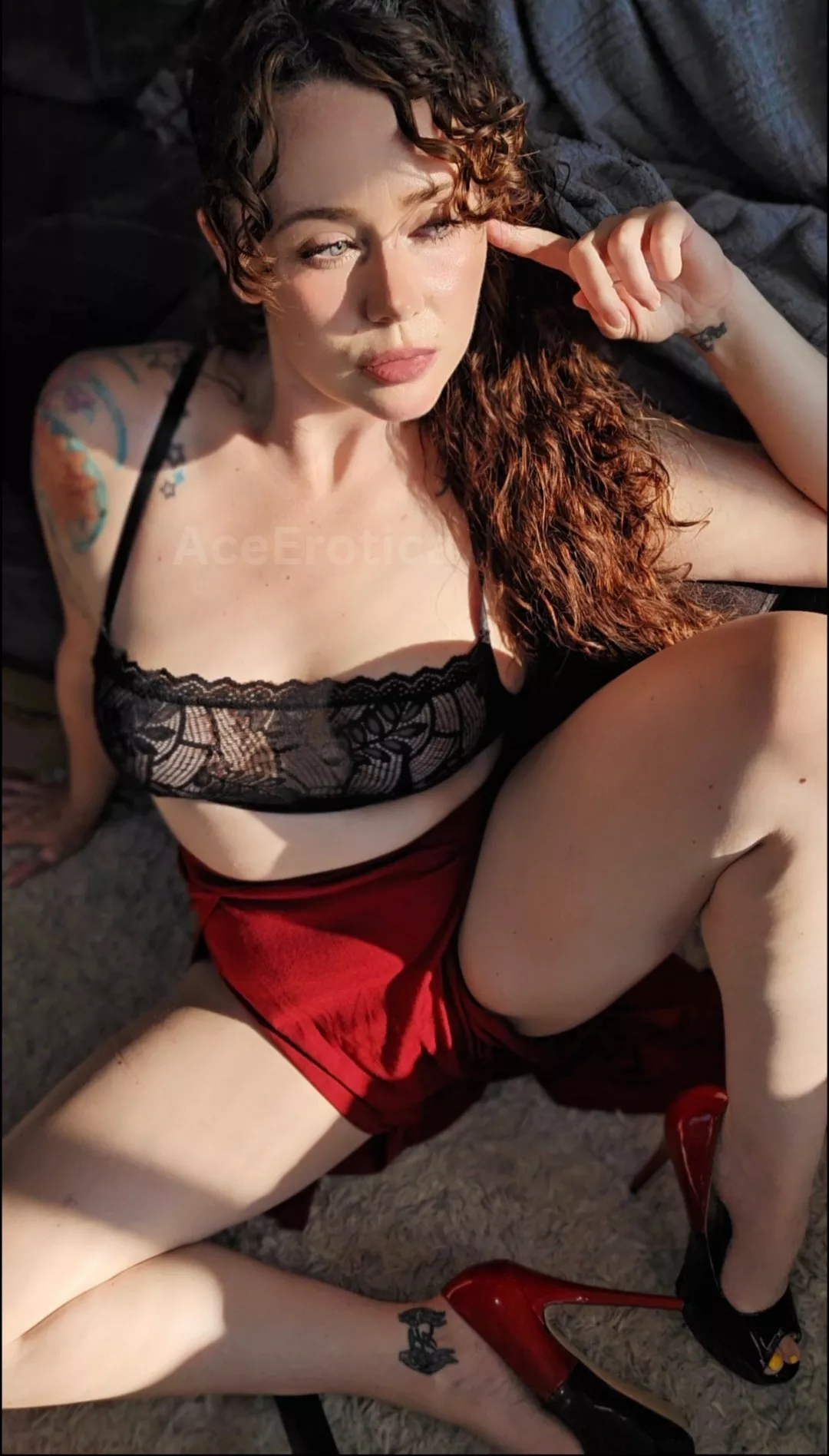 I'm really loving the black and red vibe