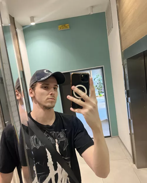 just a random selfie... hoping you guys have a great day 