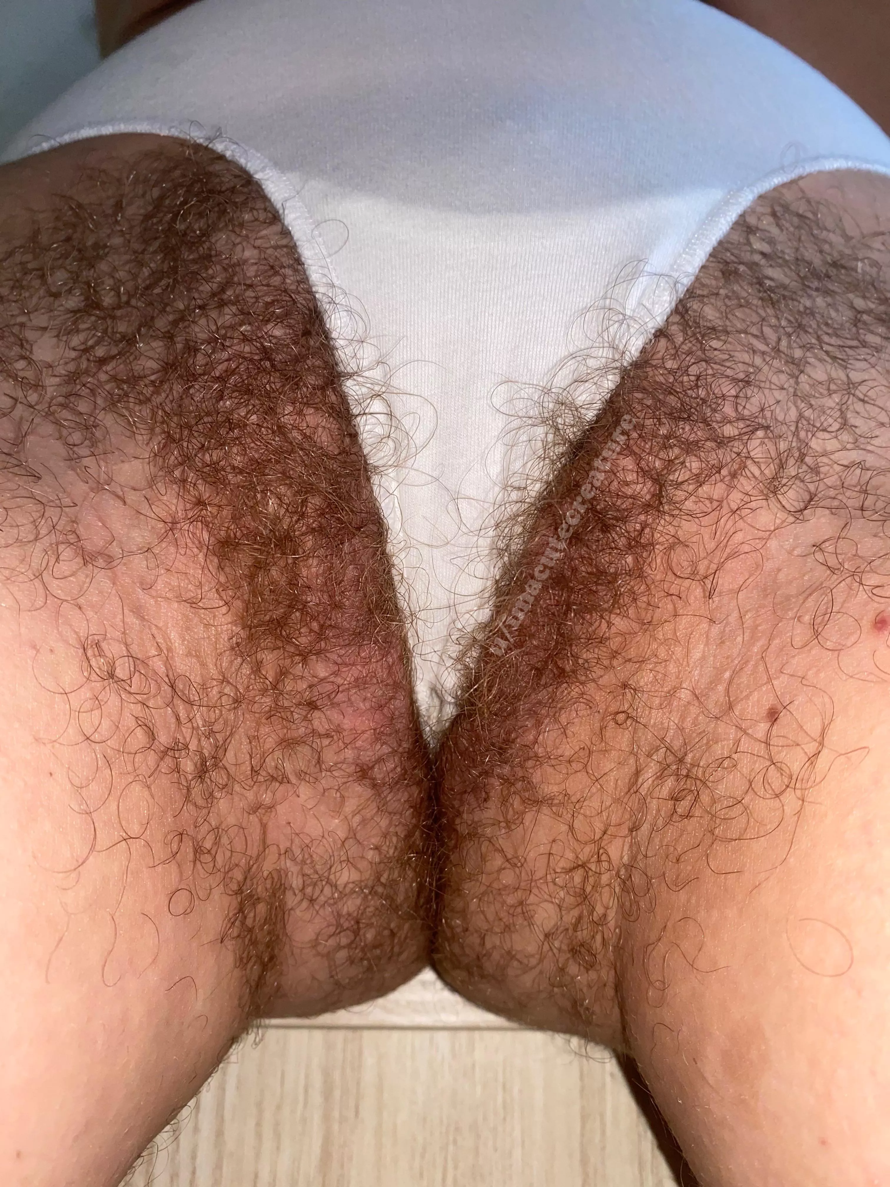 POV: My pussy is in front of your face. Your actions?