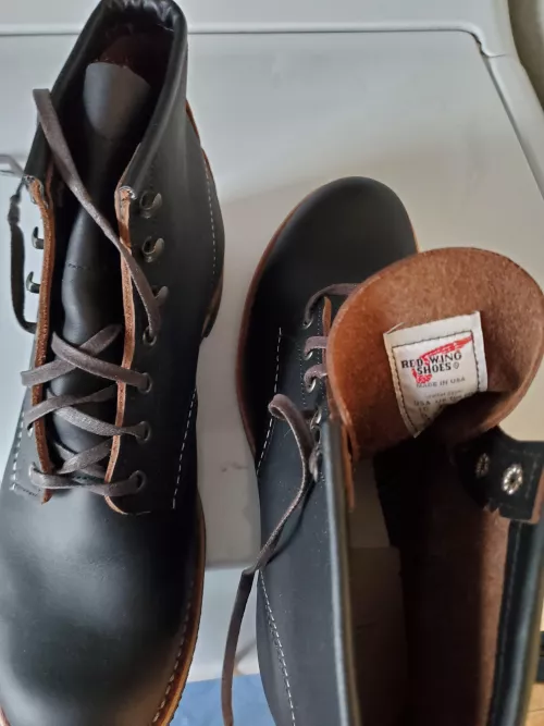 Redwing blacksmith's