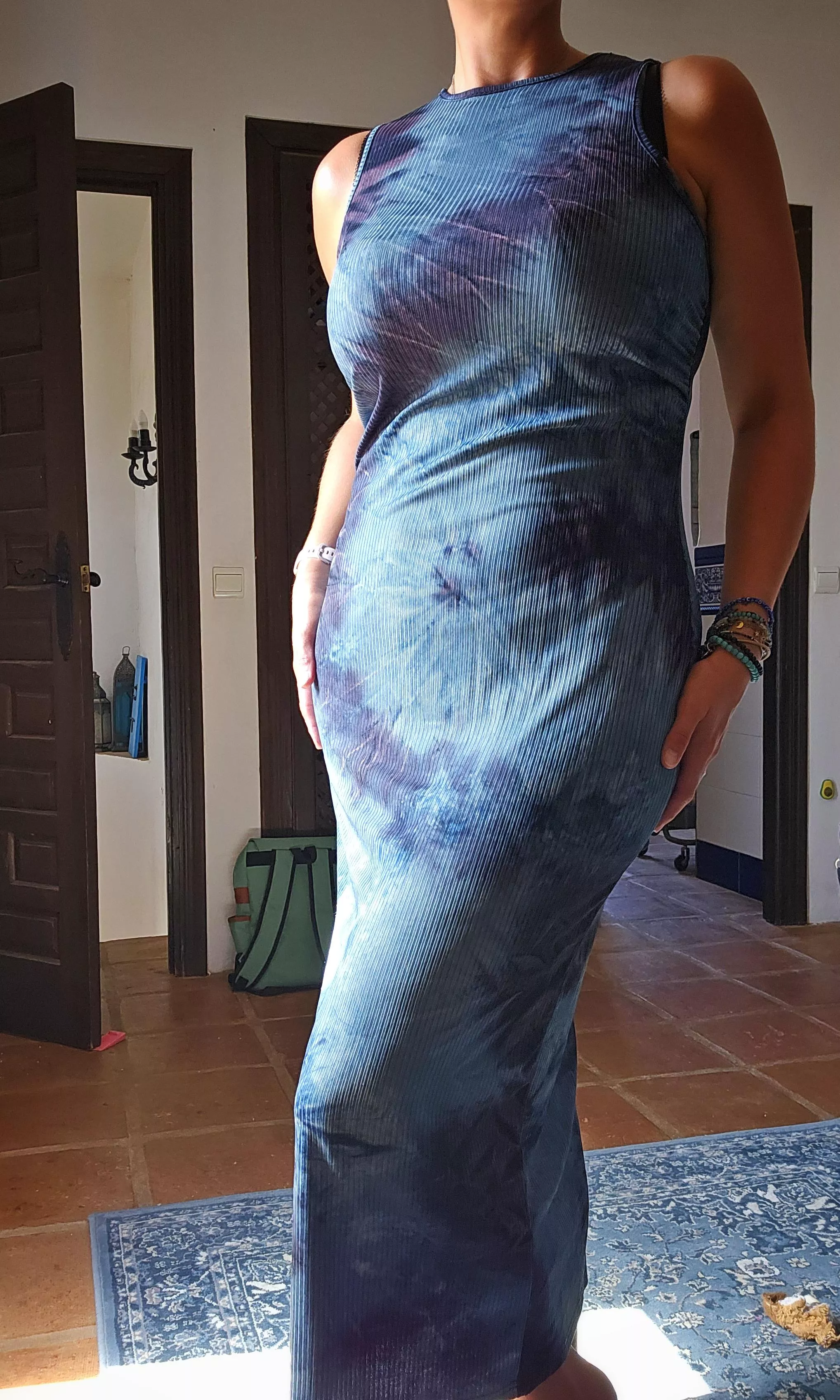 Some of you wanted to see the dress I chose for today, with a little help from a redditor