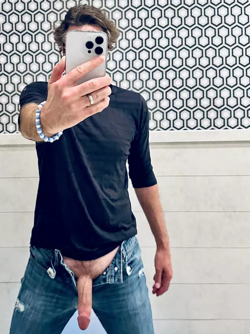 This is a proper big dick 