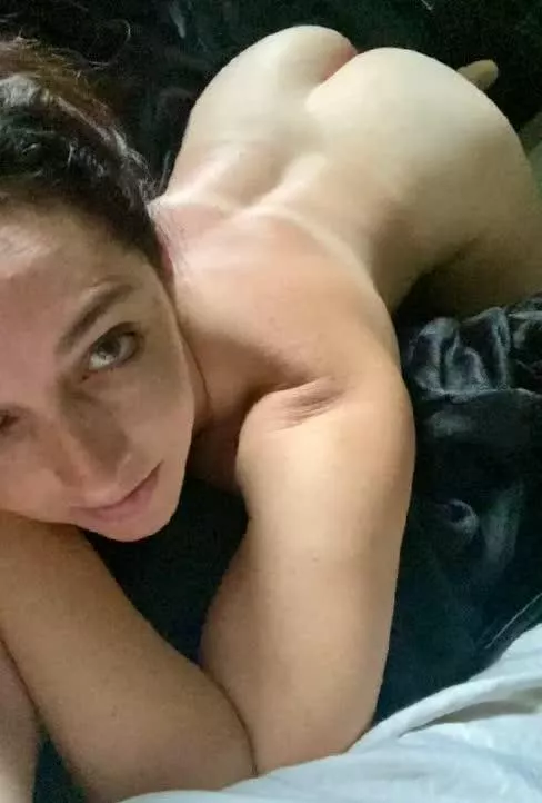 Would you cum in a 40yo mom? yes or no
