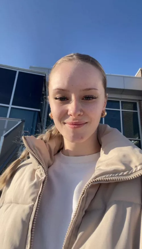 Would you let a buffed domme mommy give you instructions?