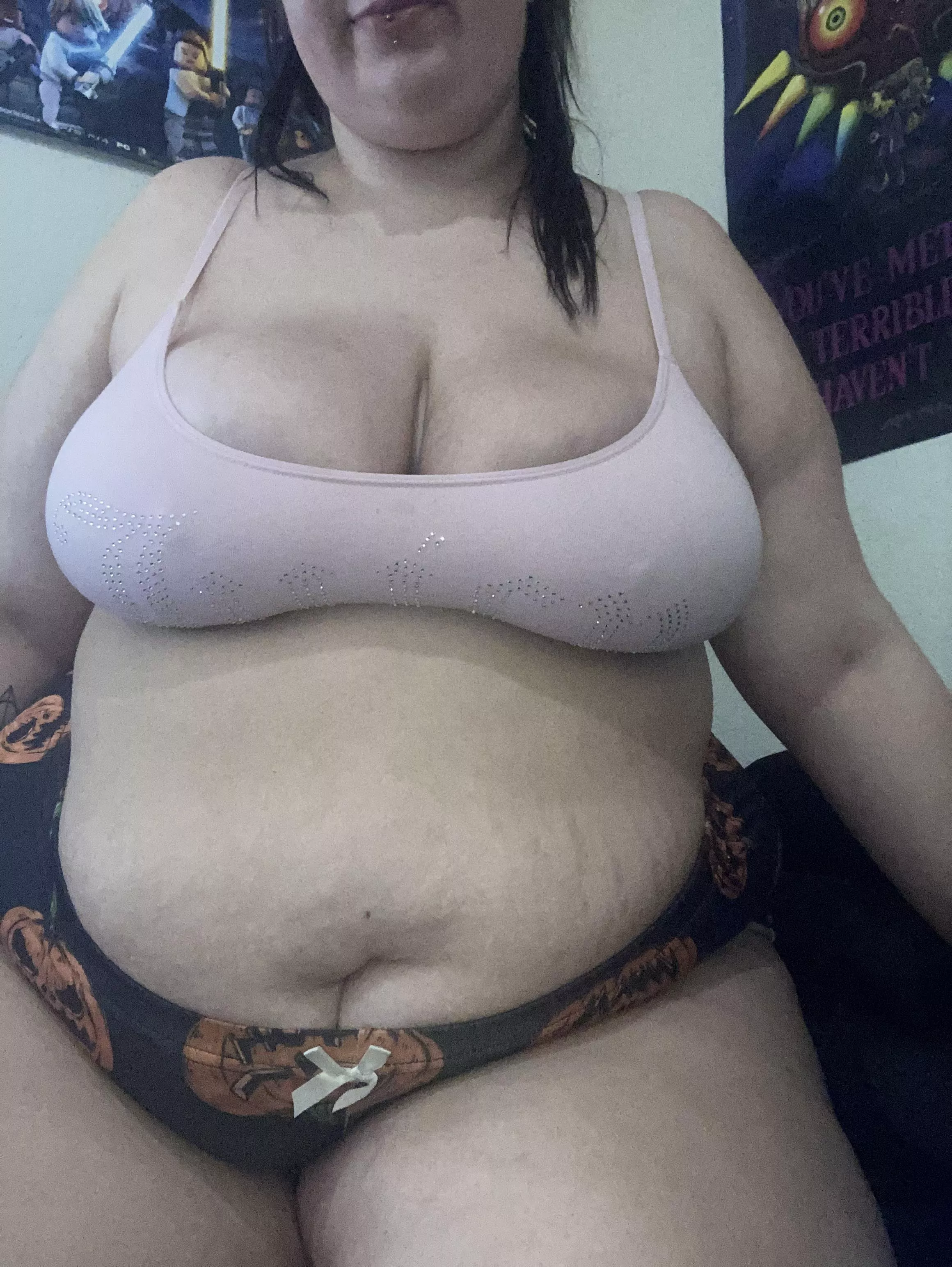 27 yo gamer girl here 🥰💕