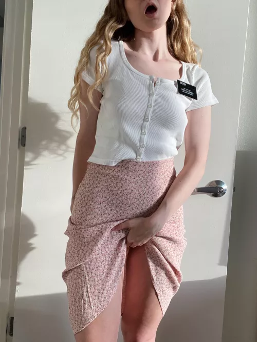 feels so good to finally touch myself after all this time