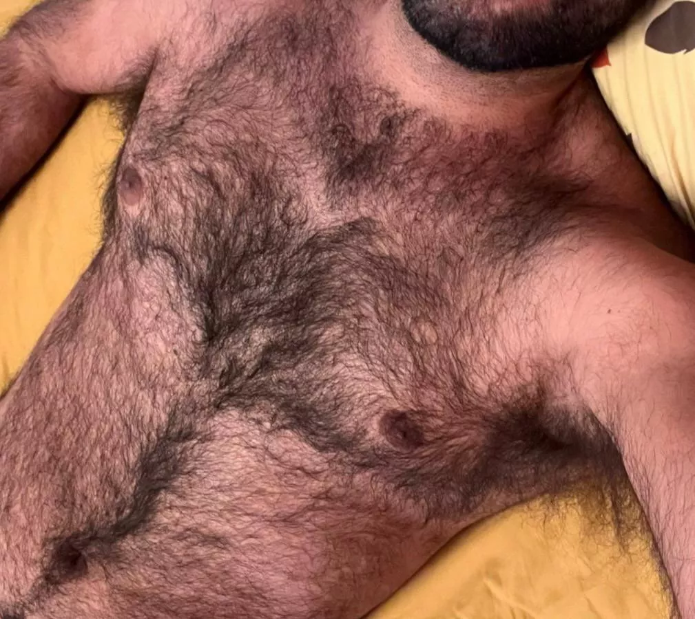 I love being hairy and smelling like a man 