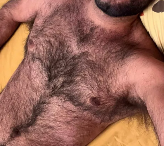 I love being hairy and smelling like a man 