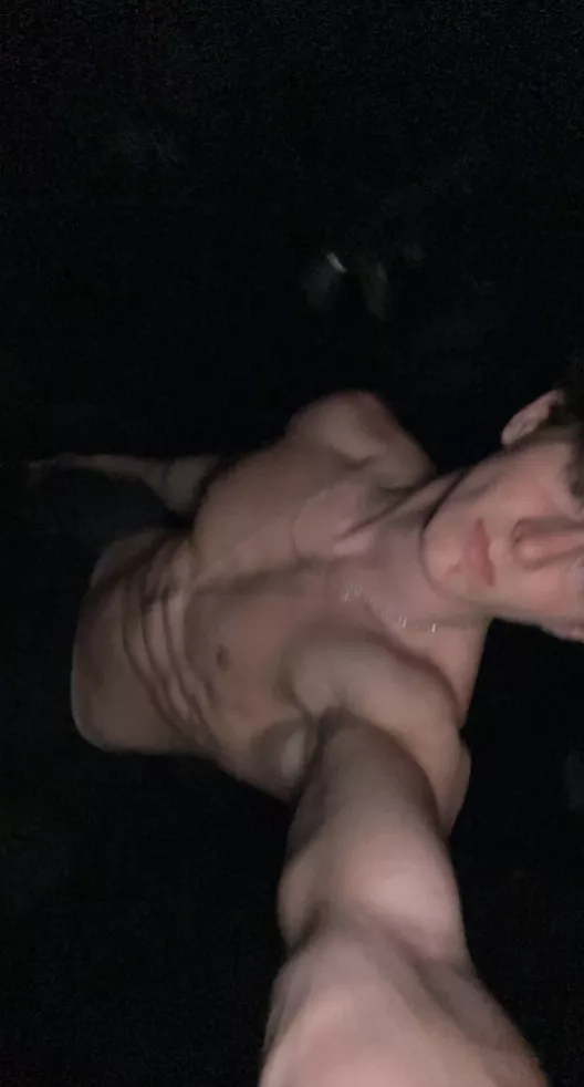 I need a submissive in my dorm… now 😈😉