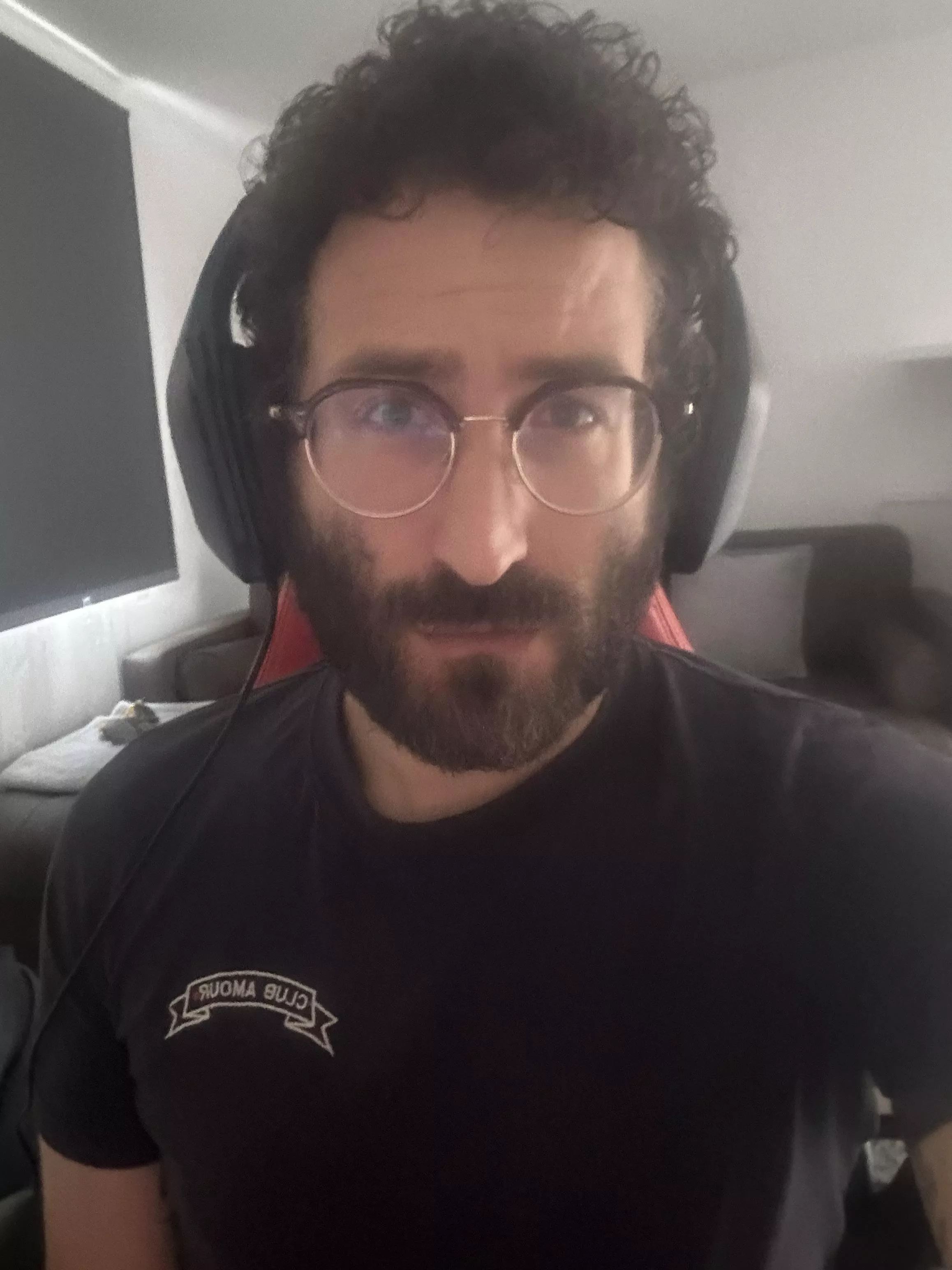 London based gamer. Need friends.