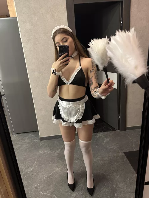 My house always has clean mirrors for photos