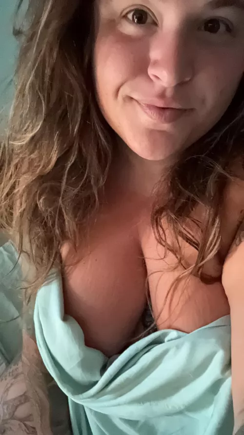 rise and shine , wake up with sexy bbw curves covered in tattoos !