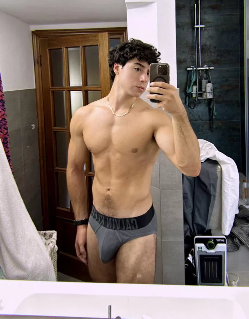 Say yes and you’ll get my 💦 vid