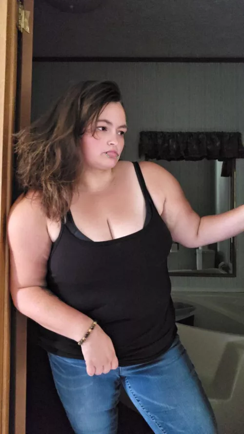 Some call me chubby or thick. What do you think describes me best?